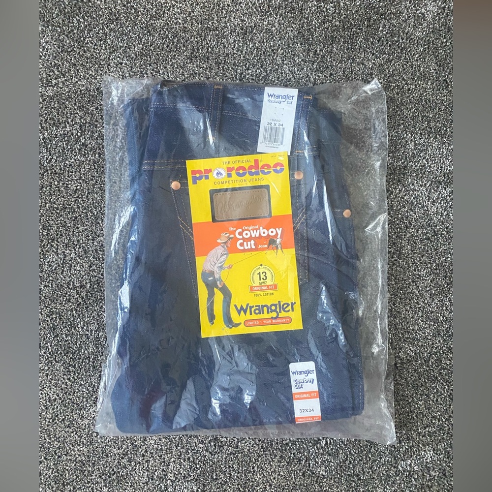 The Original WRANGLER Jean 32x34. 

Great for Country line dancing or Rodeos